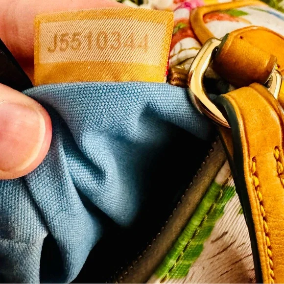 Dooney & Bourke Colorful Cupcake Barrel Bag white & tan leather silver EUC - Picture 11 of 16